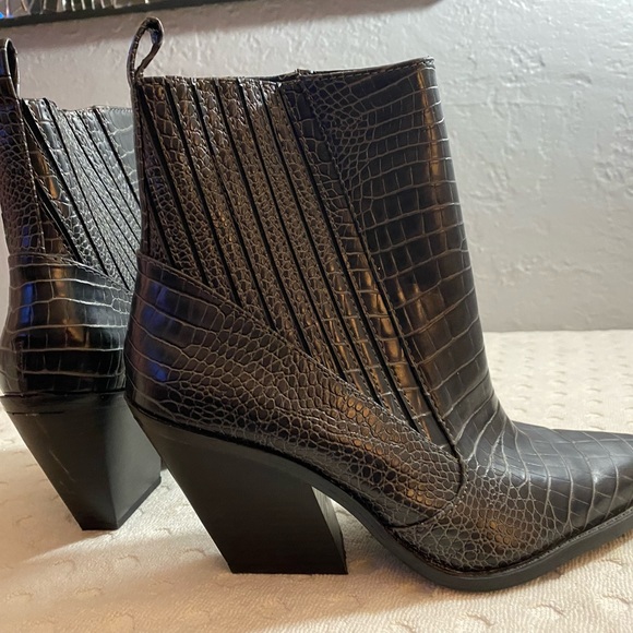 ZARA Reptile Pattern Dark Grey Cowboy Type Boot - Picture 12 of 16